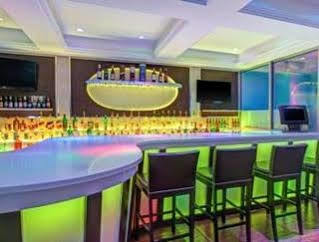 Days Inn & Suites By Wyndham Ozone Park/Jfk Airport New York Exteriör bild