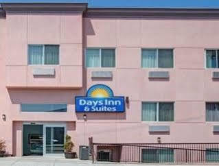 Days Inn & Suites By Wyndham Ozone Park/Jfk Airport New York Exteriör bild